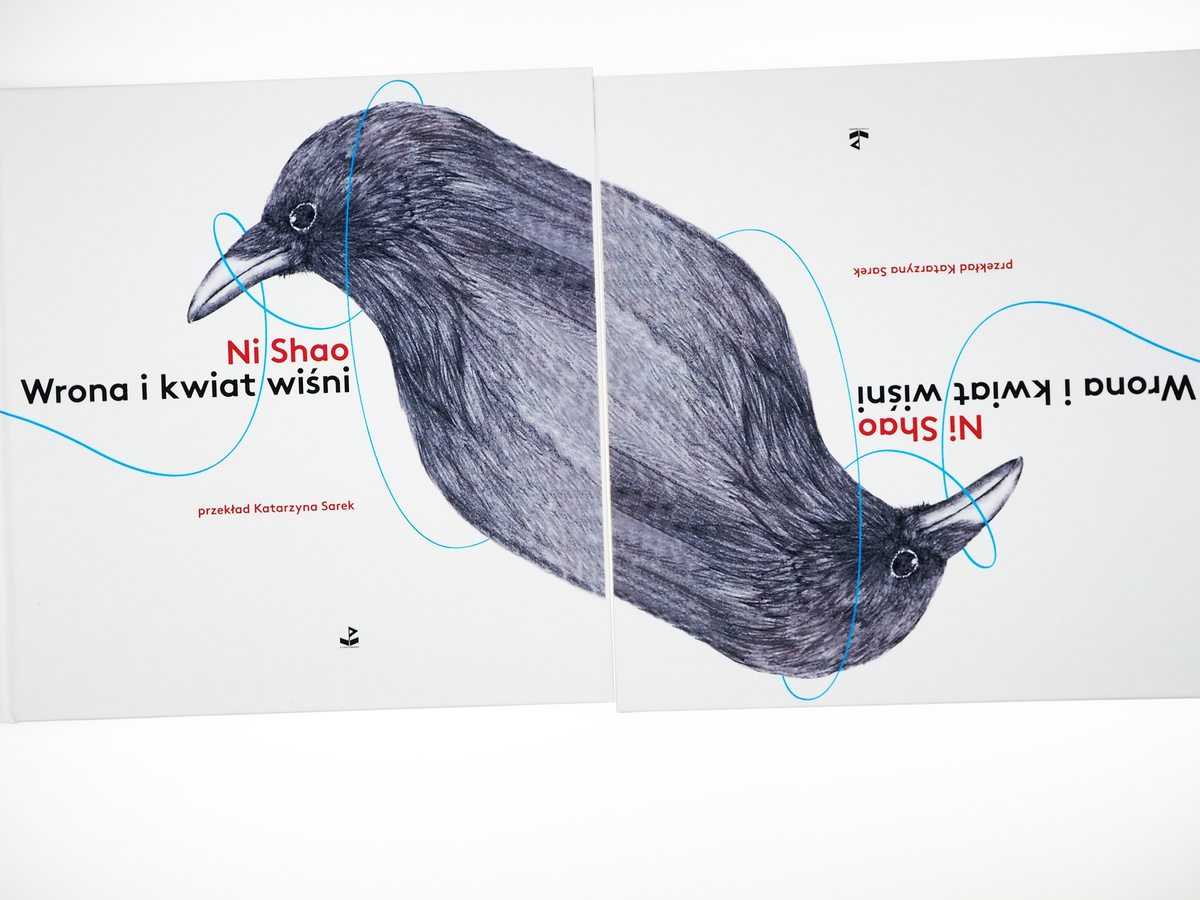 Wrona i kwiat wiśni