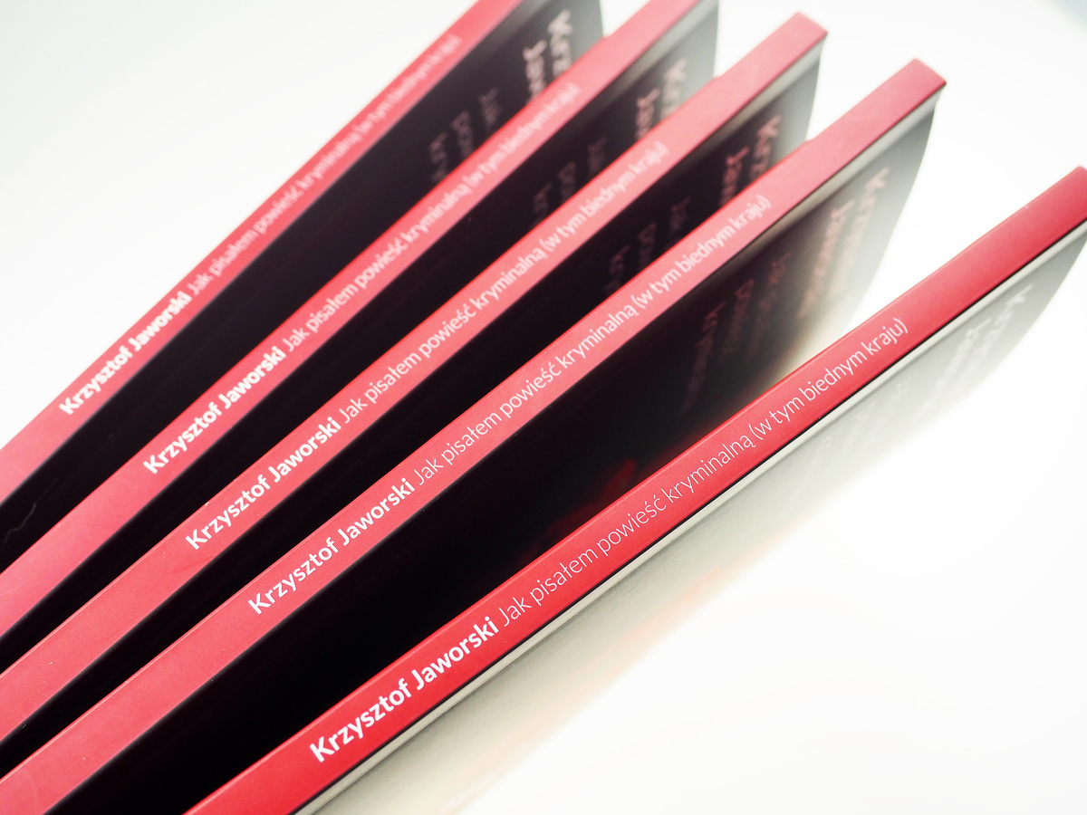 Jak pisałem powieść kryminalną (w tym biednym kraju)