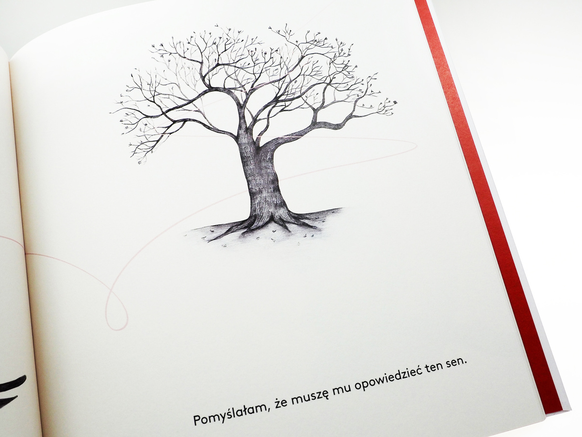 Wrona i kwiat wiśni